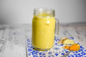 Mango anti-inflammatory Smoothie with turmeric and ginger