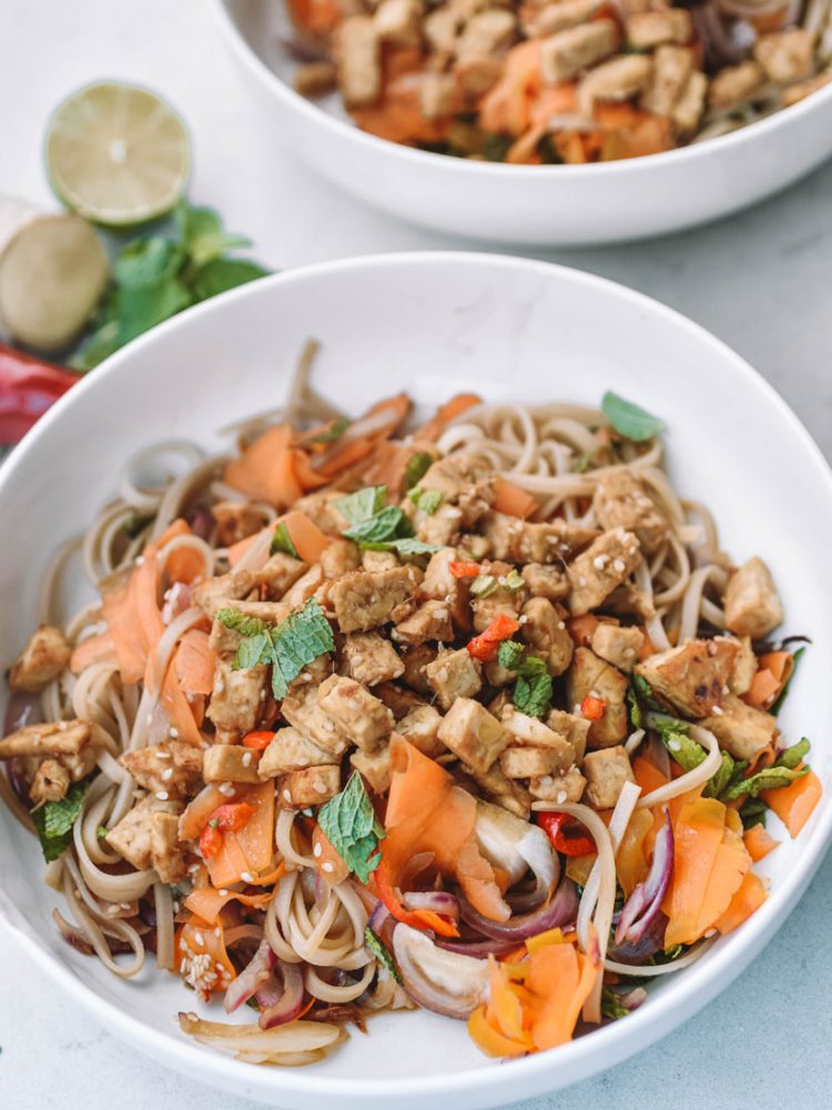 Gluten-free and vegan sesame tempeh with summer noodles